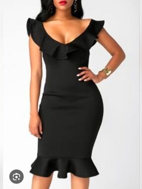 QUUM / PLUS SIZE 3X Black Ruffle Sheath Dress -